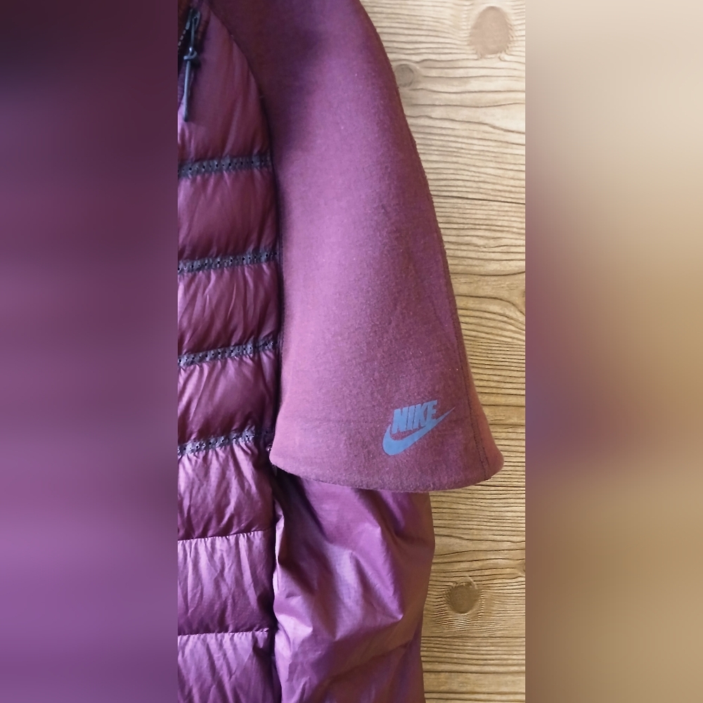 Nike Women's Burgundy Puffer Jacket - Picture 9 of 9